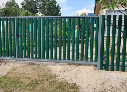 заборы из евроштакетника с металлическими столбами в Шаховской